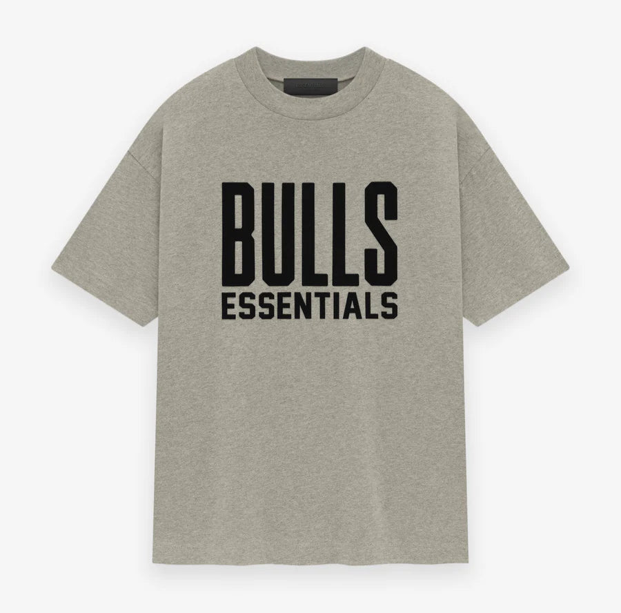 ESSENTIALS BULLS TEE