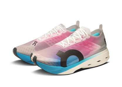 On Running Cloudboom Strike White Horizon