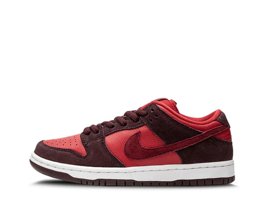NIKE SB DUNK LOW CHERRY