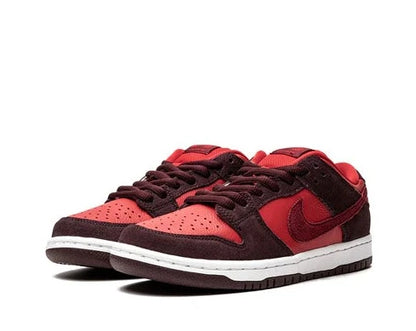 NIKE SB DUNK LOW CHERRY